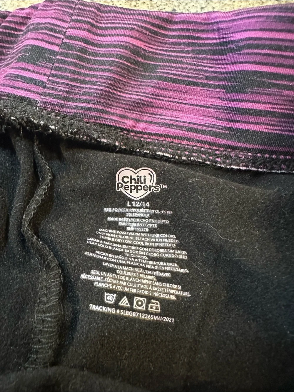 Chili peppers comfortable black